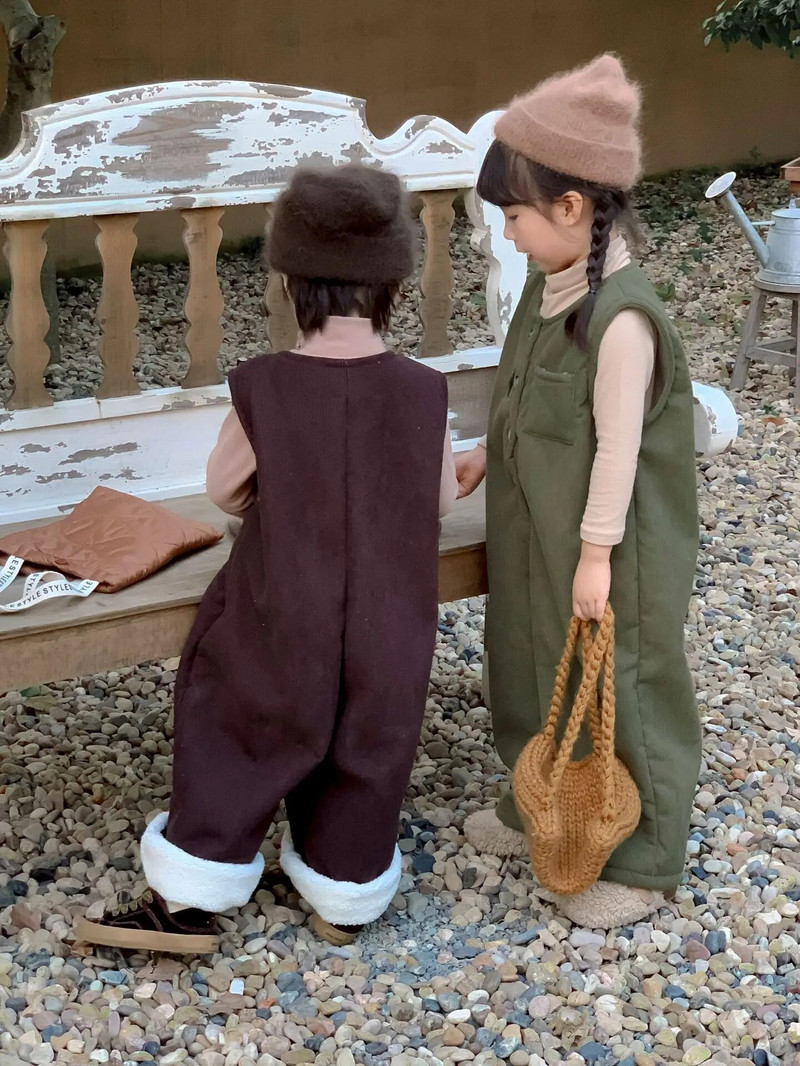 8057 Detské nohavice 2023 Jeseň Zima Nový manšestrový a zamatový overal Jednoduchý dievčenský overal s trakmi