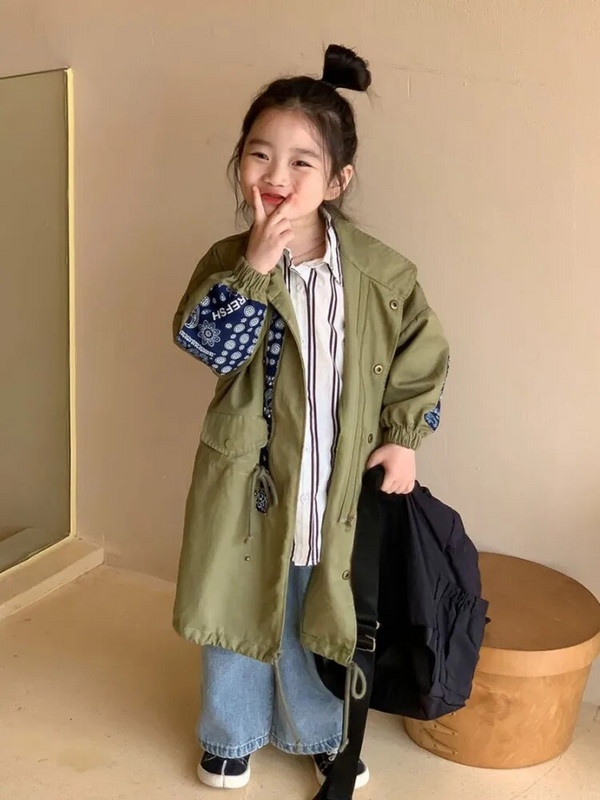 2023 Kórejské detské oblečenie Jesenná dievčenská vetrovka strednej dĺžky Dievčenský keprový kabát so šnúrkou na jar a jeseň Novinka