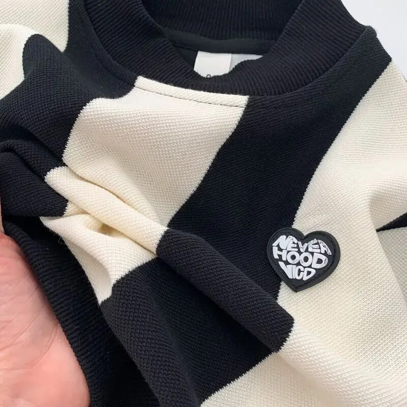 Kevadised lapsed poiste kampsunid Pusad Mood poisid Must Valge triibuline särk Laste O-kaelusega vabaaja Spordisärgid Lasteriided