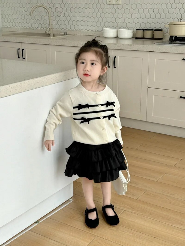 2024 Nové dievčenské jarné leto jesenné jednodielne sveter s pletenou mašľou, sladké milované voľné módne univerzálne outdoorové oblečenie