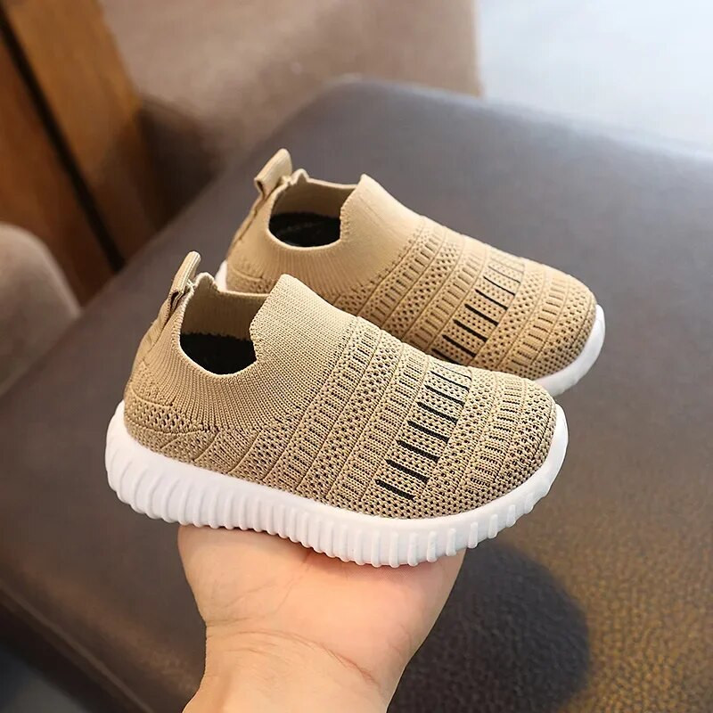 Detské topánky jar/leto 2023, mäkké priedušné dievčenské tenisky, chlapčenské nazúvacie topánky, školské pletené ležérne topánky