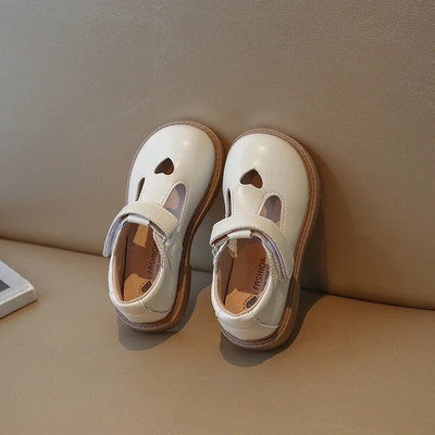 Nou 2024 Mary Janes pentru fetiță scobită în formă de inimă drăguț copii pantofi din piele curea în T negru bej minunat elegant copii apartamente bebeluși