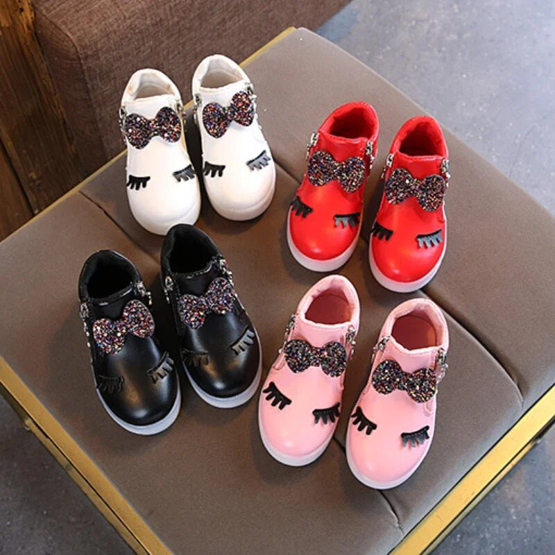 2023. aasta uued kevadised laste vaba aja spordijalatsid Tüdrukute kivijalatsid heledate LED-tuledega Lastejalatsid Zapatos Informales