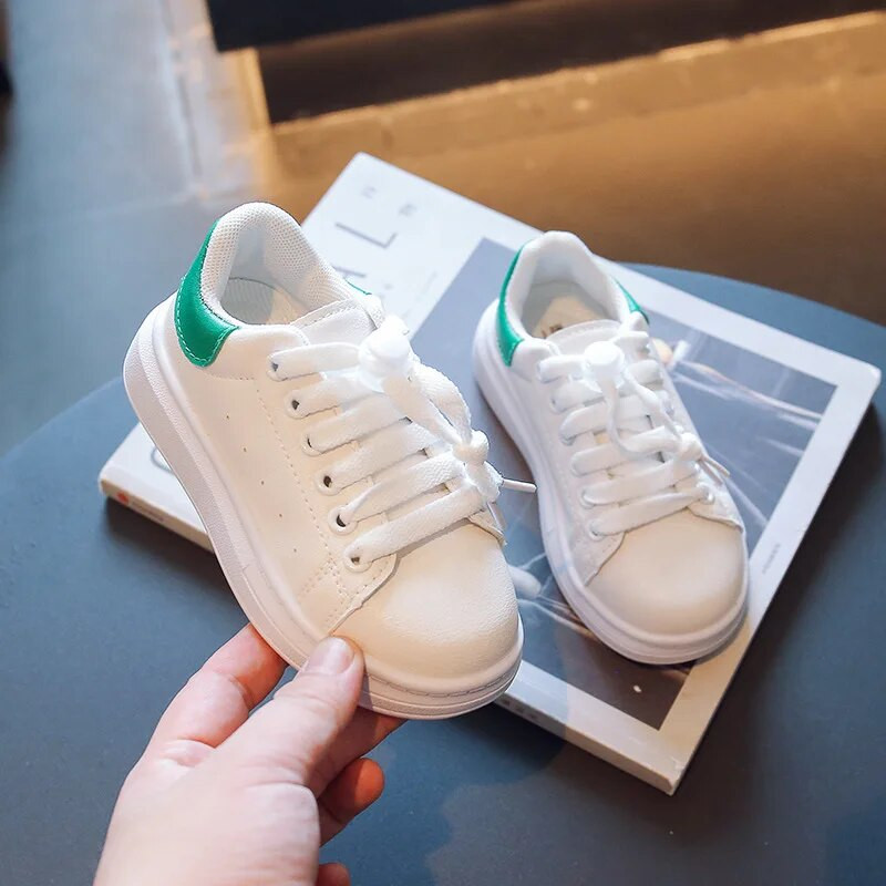 Batai kūdikiams berniukams sportiniai batai vaikams vaikams balti sportbačiai mergaičių tenisas 1 metai 2 metai studentams suvarstomi laisvalaikio butai Patogūs