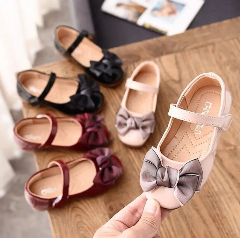 Dječje cipele Cipele za princeze Crveno ružičaste crne sandale Dječja kožna svečana haljina Ravna mačka Sandale za djevojčice Dječje ležerne tenisice