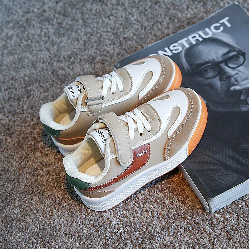 Laste kevadised uued nahast tossud keskmised suured laste vabaajajalatsid poistele ja tüdrukutele pehme tallaga õpilaste tennised