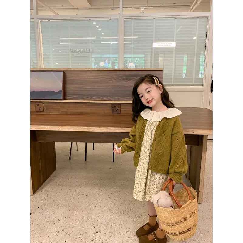 Lasteriided 2023. aasta kevad-sügis, uued moodsad tüdrukud, beebiroheline, õõnestatud, kootud vabaaja mugav kardiganmantel