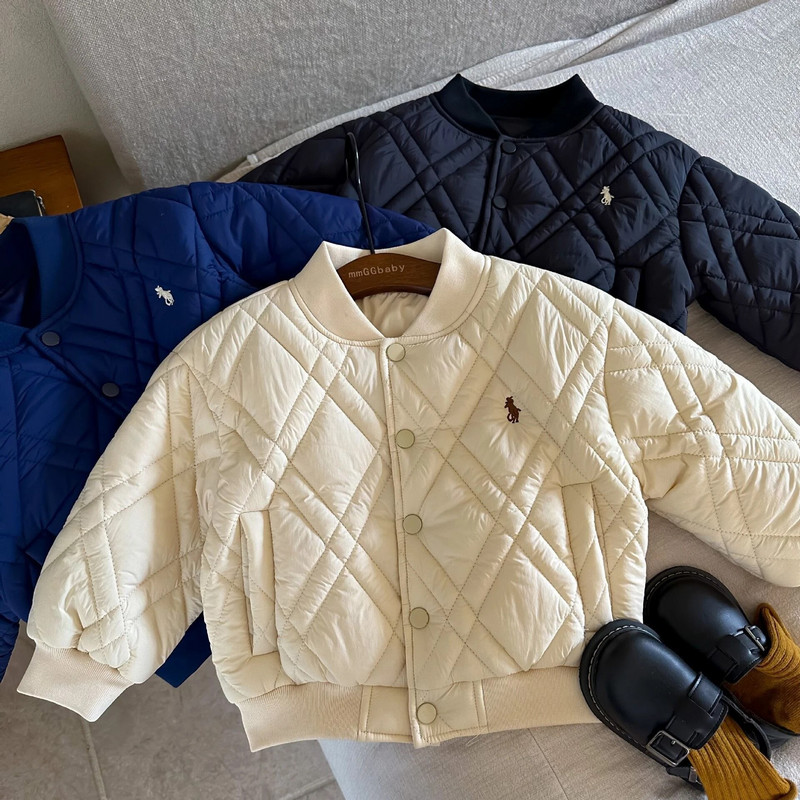 Gyermekruházat 2022 tél, új fiúk és lányok hímzés vastagabb pamut ruhák baba kabát baseball egyenruha