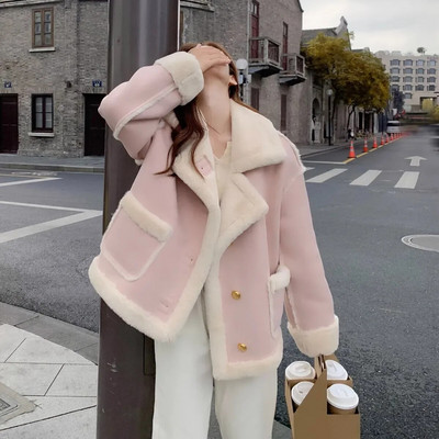 Nahast karusnahast integreeritud lambaliha plüüsjakk naiste 2023. aasta talve uued paksendatud lühikesed puuvillased mantlid