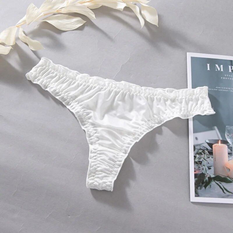 Uued suvised õhukesed õmblusteta aluspüksid naistele Uue stiiliga jääsiidist stringid, seksikas naiste aluspesu, volditud seeneääre püksid tüdrukule