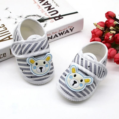 Удобни памучни обувки за есенни бебета Очарователни анимационни шарки и райета поддържат малките крачета топли и стилни