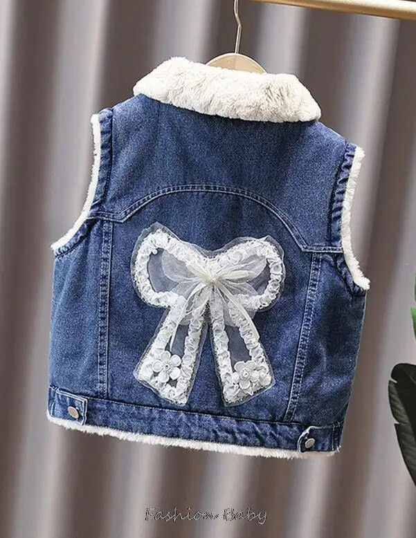 Dievčenská džínsová bunda s motýľmi a flitrami, jesenné a zimné štýly, nové dievčenské zahustené oblečenie pre bábätká, zimné zahustené bavlnené vesty