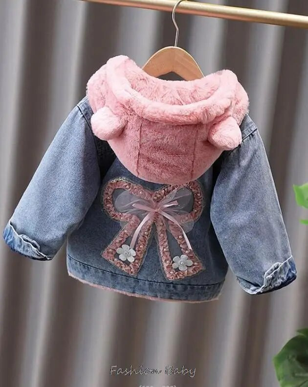 Dievčenská džínsová bunda s motýľmi a flitrami, jesenné a zimné štýly, nové dievčenské zahustené oblečenie pre bábätká, zimné zahustené bavlnené vesty