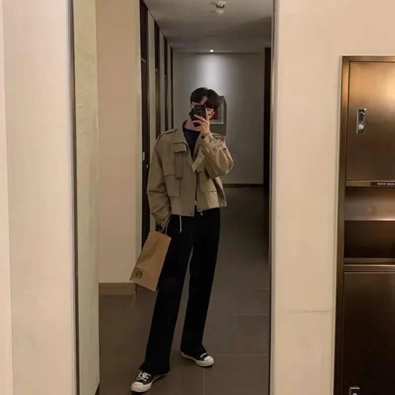 Vyriškos striukės, paltas 2023 m. Korėjietiško stiliaus, laisvai madinga, apverčiama apykakle Retro krovininės striukės, tvirtos kišenės, temperamento žieminė striukė