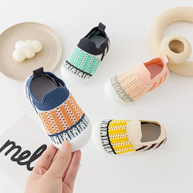 Kid Baby First Walkers Kingad Hingavad väikelaste väikelaste kingad Tüdrukutele Poistele vabaaja võrkjalatsid Pehme põhjaga mugavad libisemiskindlad kingad