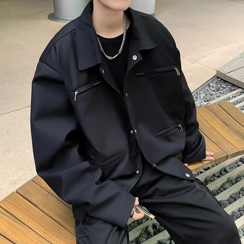 Korea Fashion Lapel Bomber jope meestele Tõmblukuga tasku Disain üherealine Varsity lühikesed jakid Vintage vabaaja mantel