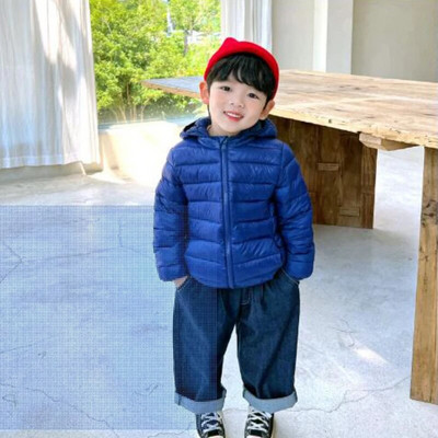 Téli meleg kabát kapucnis felsőkabát fiúknak és lányoknak 1-8 éves baba 2023 új koreai verzió divatos gyerekruházat