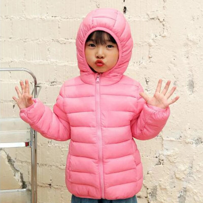 Téli meleg kabát kapucnis felsőkabát fiúknak és lányoknak 1-8 éves baba 2023 új koreai verzió divatos gyerekruházat