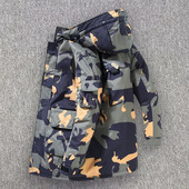 Jachetă cu glugă din puf de rață alb de camuflaj pentru bărbați, stil cargo, groasă, caldă, impermeabilă, ocazională, pentru bărbați.