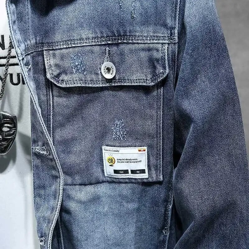 Pánske džínsové kabáty, modrá roztrhaná pánska džínsová bunda so širokými ramenami a dierkou, pánske oblečenie, lacná cena, štýlová móda z látok