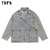 Szakadt, mosott, szorongatott farmerdzseki, férfi őszi, alkalmi, zsebes hajtóka, egysoros, hosszú ujjú férfi felsőruházat