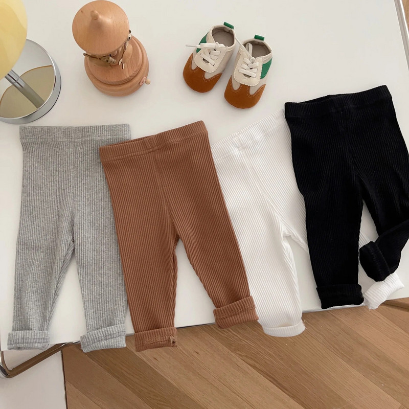 Kūdikių vienspalviai antblauzdžiai 2023 m. rudens kūdikių berniukų mergaičių antblauzdžiai su briaunomis siauros kelnės 0–3 m.