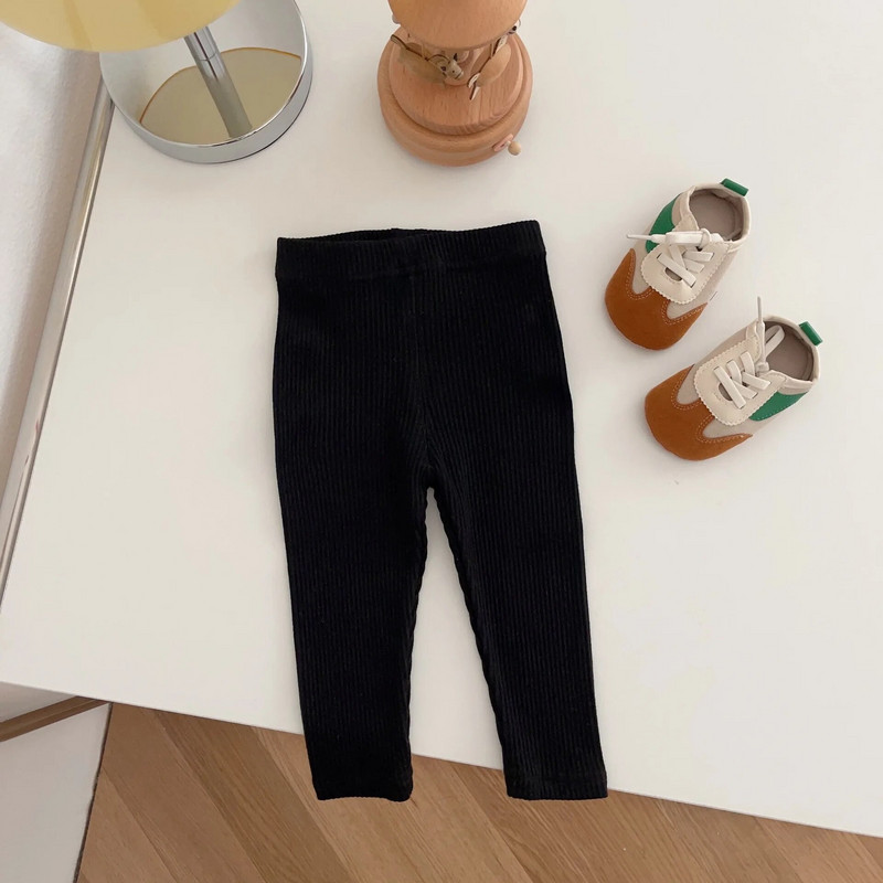 Kūdikių vienspalviai antblauzdžiai 2023 m. rudens kūdikių berniukų mergaičių antblauzdžiai su briaunomis siauros kelnės 0–3 m.