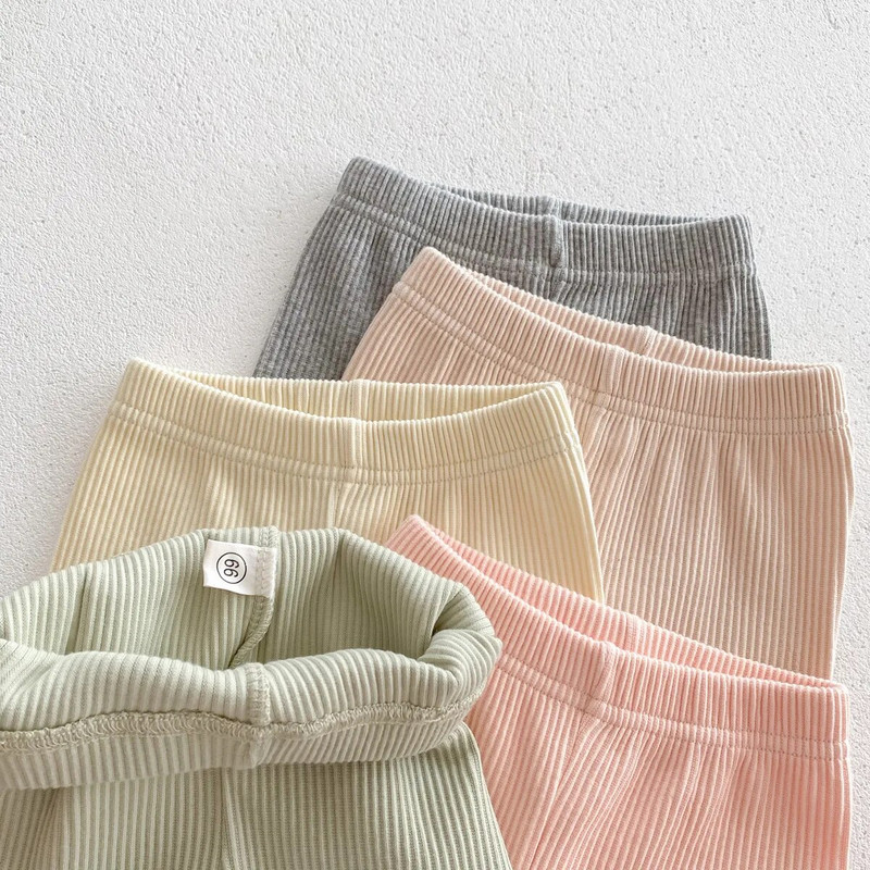 Ins 2023 koreai őszi babanadrágok pamut bordás sokoldalú csecsemőlányok leggingsek szűk, vékony alsó újszülött lány nadrágok