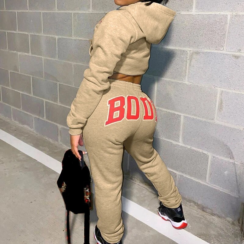 Rudens žiemos dviejų dalių rinkinys su raidėmis marginta moteriška sportinė kombinezonas ilgomis rankovėmis su gobtuvu Crop Top megztinis + „Jogger Streetwear“ sportinis kostiumas