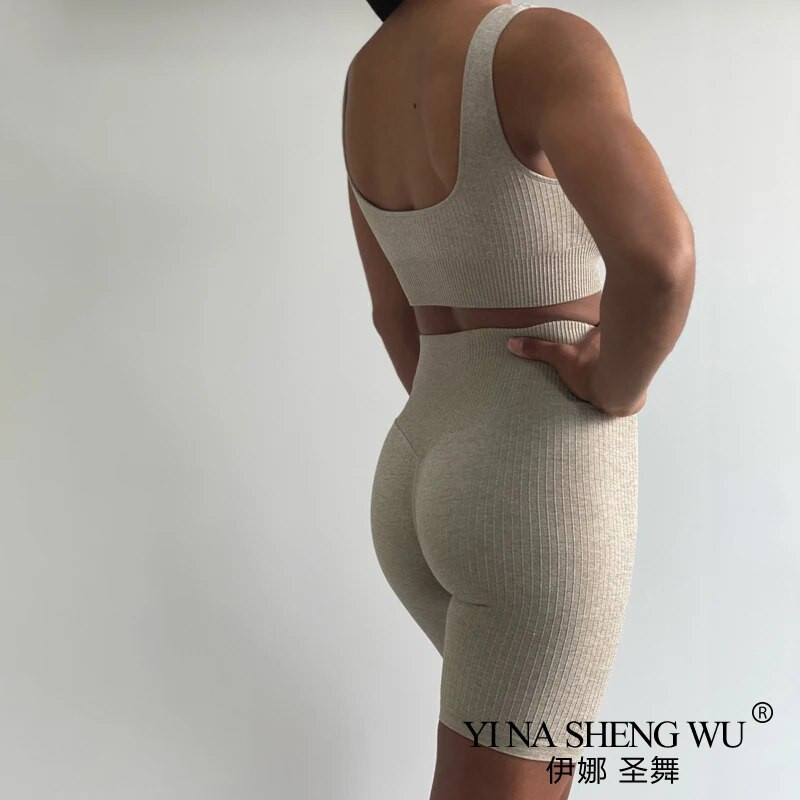 Set de yoga fără cusături Haine de antrenament pentru femei Set de gimnastică cu nervuri Costum sport 2 piese Sutiene sport pentru femei Pantaloni scurți de yoga Îmbrăcăminte de gimnastică pentru femei