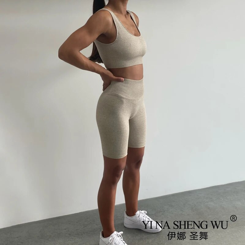 Set de yoga fără cusături Haine de antrenament pentru femei Set de gimnastică cu nervuri Costum sport 2 piese Sutiene sport pentru femei Pantaloni scurți de yoga Îmbrăcăminte de gimnastică pentru femei