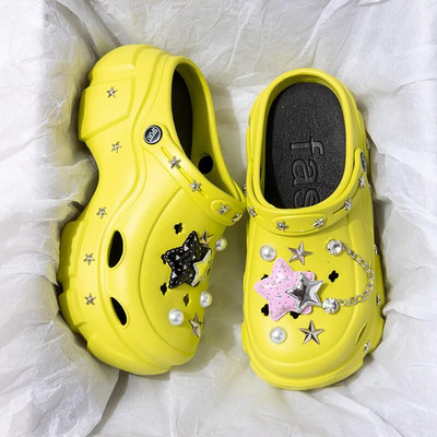 Pantofi de damă cu găuri Sandale Moda de vară 8 cm grosime Toc înalt Talpă moale Pantofi de grădină pentru plajă Accesorii din desene animate Papuci cu găuri