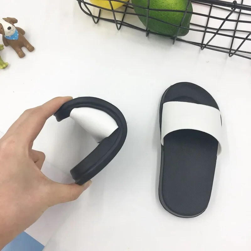 Vasarinės vienspalvės vaikiškos šlepetės berniukams, mergaitėms iš PVC namų šlepetės Minkštas padas, neslystantis batai mažiems vaikams, patogūs kambariniai sandalai