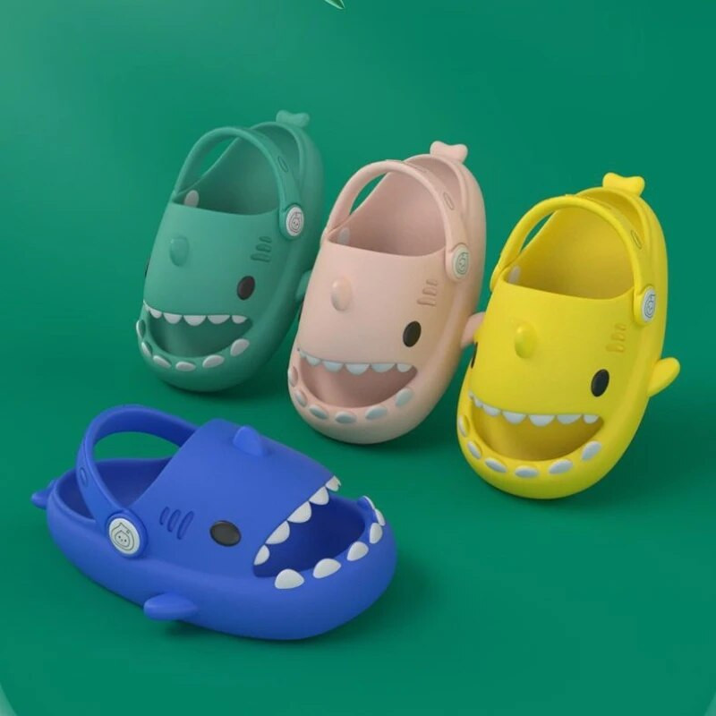 Vasaros vaikiškos ryklio šlepetės mergaičių kambarinės animacinių filmų juostelės basutės berniukams EVA minkštos storos apačios skaidrės vaikams nuo vaikų šlepetės