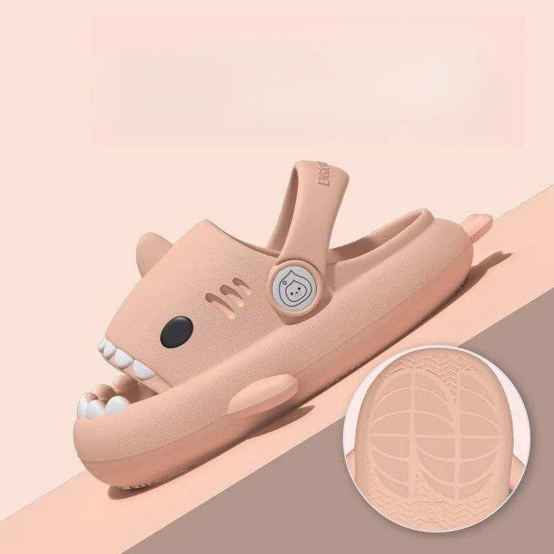 Vasaros vaikiškos ryklio šlepetės mergaičių kambarinės animacinių filmų juostelės basutės berniukams EVA minkštos storos apačios skaidrės vaikams nuo vaikų šlepetės