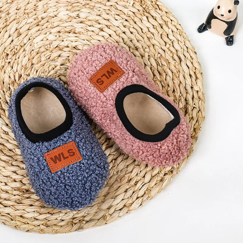 Žieminiai vaikiški batai ant grindų Kūdikių šlepetės kūdikiams mažiems pliušiniams, šilti berniukams mergaitėms, minkšti neslystantys lopšelio mokykliniai vaikų batai