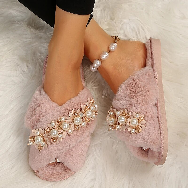 Keresztpántos Pearl Decor bolyhos papucs női 2023 új lapos sarkú meleg szőrpapucs női csúszásgátló beltéri kültéri téli csúszdák