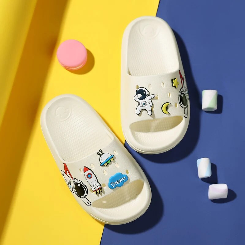 Vasaros vaikų šlepetės Mielos astronautės patalpose Namų šlepetės Vaikams Neslystančios Minkštos Patogios Šlepetės berniukams Mergaitėms Šlepetės 26-37 m.