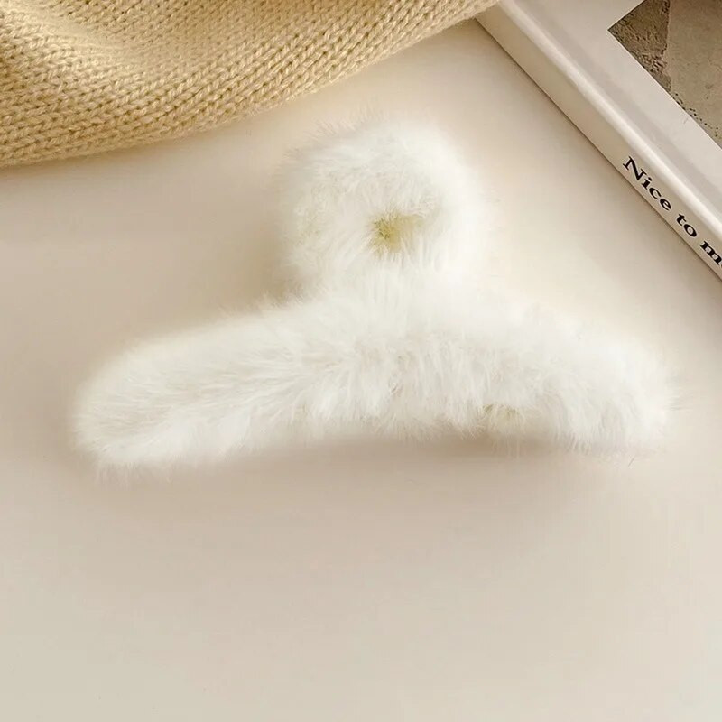 Nauja žieminė pliušinis krabų plaukų segtukas Claw Ladies Elegantiškas plaukų segtukas kailio segtukas plaukų sagtis Barrette plaukų aksesuarai mergaičių kirpimo mašinėlėms