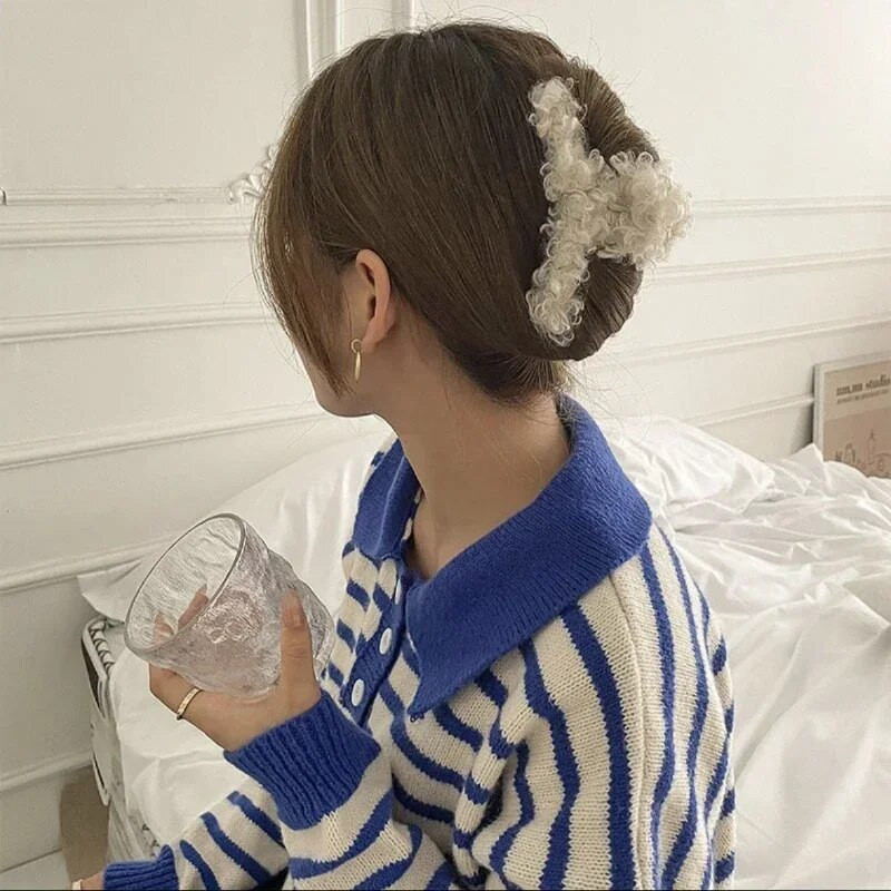 Naiste plüüsist juukseküüned Talvised kunstkarusnahast juukseklambrid Elegantsed akrüüljuuksenõelad Tüdrukutele juukseaksessuaarid Karvased peakatted Klambrid küünis