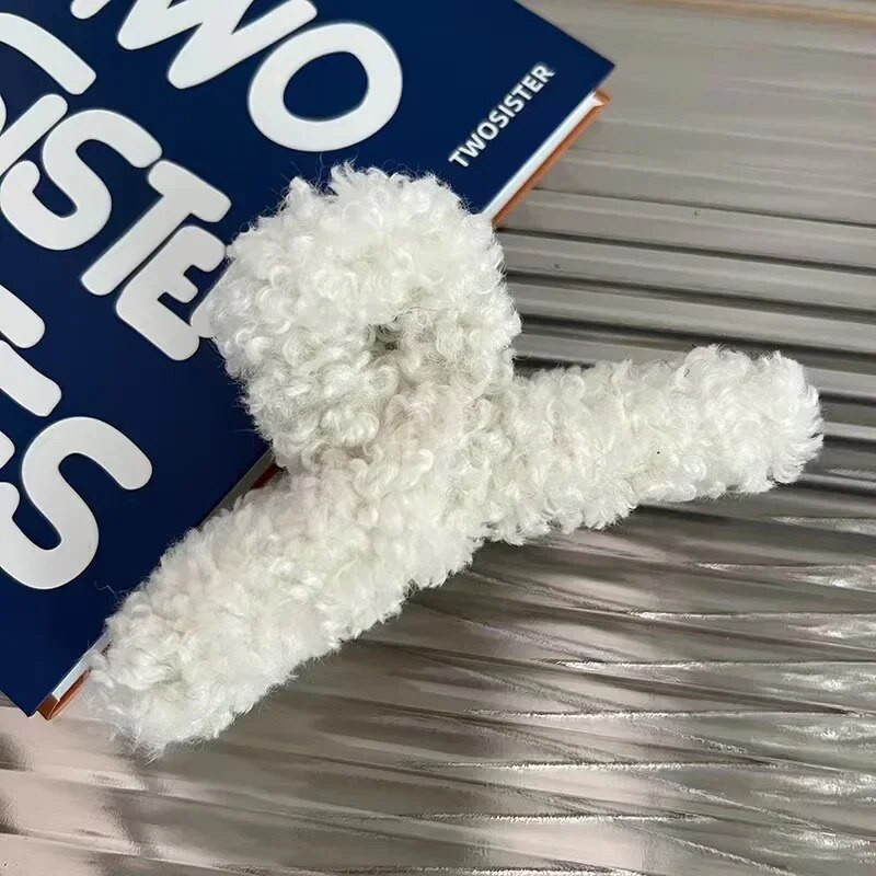 Naiste plüüsist juukseküüned Talvised kunstkarusnahast juukseklambrid Elegantsed akrüüljuuksenõelad Tüdrukutele juukseaksessuaarid Karvased peakatted Klambrid küünis