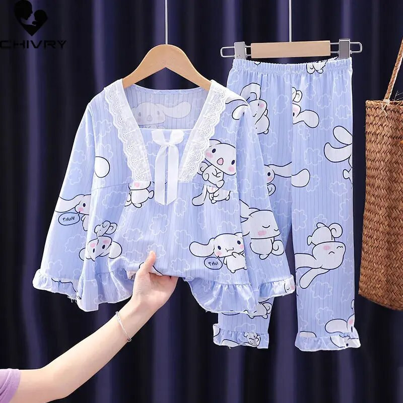 Nauji 2023 m. mergaičių pižamų rinkiniai Mieli animaciniai meškiukai, braškiniai ilgomis rankovėmis nėriniuoti marškinėliai su kelnėmis Kūdikių pavasario miego namų drabužiai