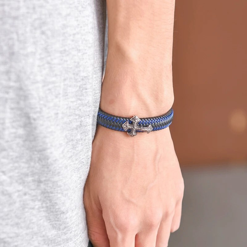 MKENDN Klasična muška retro križna narukvica s plavim pletenim kožnim užetom Narukvice s crnom magnetskom kopčom Punk narukvica Pulsera Hombre