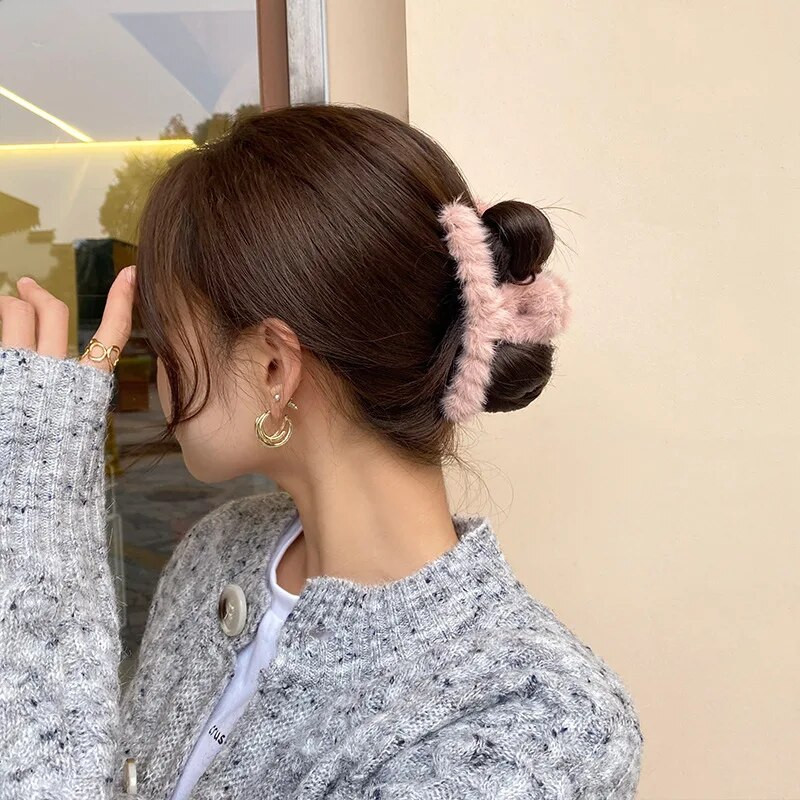 Gheare de păr din acril elegant Crab Femei Fete Moda iarnă Agrafe de păr de pluș Agrafă de păr din blană artificială Barrette Accesorii pentru păr