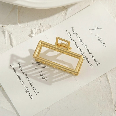 Geometrijska legura Mini Hair Claw Crab Clip za žene Djevojke Zlatne šuplje male kopče za kosu Shark Clip Modni dodaci za kosu
