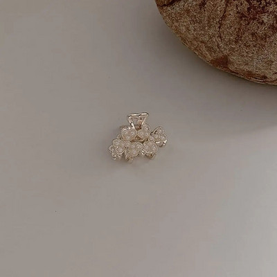 Mini Pearl Hair Claw Női Lányoknak Retro Strasszkő Virág Rák Karom Clip kis hajtűk Haj Rák Lány Haj Kiegészítők