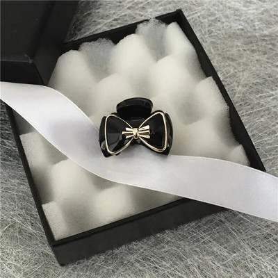 Elegáns kamélia gyöngy hajkarmok kapcsok hajfogantyúk nőknek 2021 rózsavirág strasszos akril hajkiegészítők bilincsek nagykereskedelme