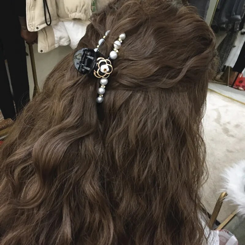 Elegáns kamélia gyöngy hajkarmok kapcsok hajfogantyúk nőknek 2021 rózsavirág strasszos akril hajkiegészítők bilincsek nagykereskedelme