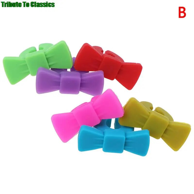 Silikoninis vyno stiklo žymeklis Kūrybinio Bowknot dizaino gėrimų pakabukai Etiketės ženklo stiklo identifikavimas, puikiai tinka vakarėliams 6 vnt.