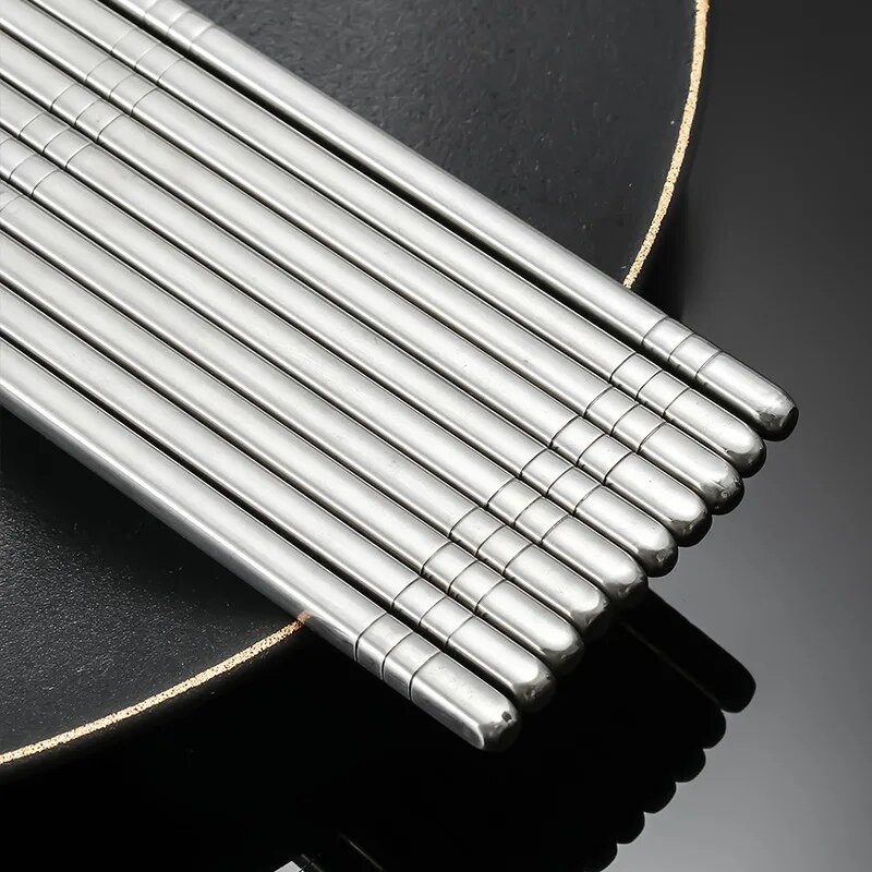 1 pár rozsdamentes acél kínai pálcika konyhai étkészlet csúszásmentes tészta Sushi pálcika Újrafelhasználható pálcika főzéshez